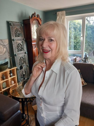 Watch Naughty Teacher & REAL WOMAN's leaked NSFW photo on TwXstars