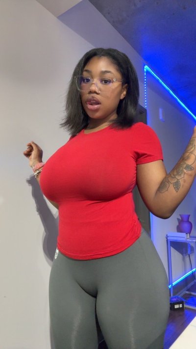 Watch skie 🩷's leaked NSFW photo on TwXstars