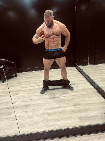 Watch Oz (Naughtiest Gay Bear on OF) 😈's leaked NSFW photo on TwXstars