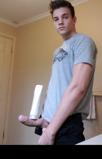 Watch Connor Peters's leaked NSFW photo on TwXstars