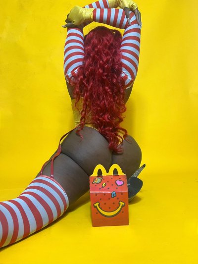 Watch JADATHEDOLL's leaked NSFW photo on TwXstars