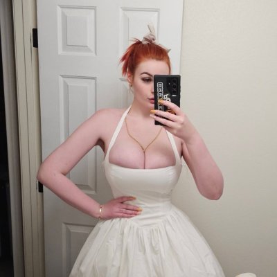 Watch Abigaiil Morris's leaked NSFW photo on TwXstars