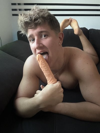 Watch Christian Levine's leaked NSFW photo on TwXstars