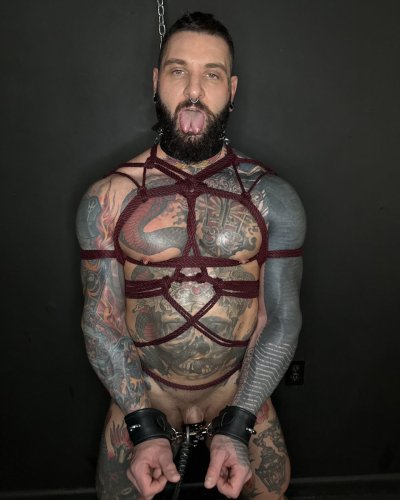 Watch Woodxbound's leaked NSFW photo on TwXstars