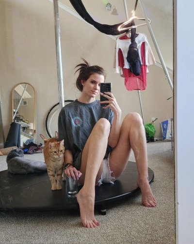 Watch 𝔾𝕀𝔸 ℍ𝕀𝕃𝕃 💜✨'s leaked NSFW photo on TwXstars