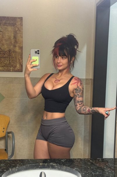 Watch Lauren Hunt's leaked NSFW photo on TwXstars