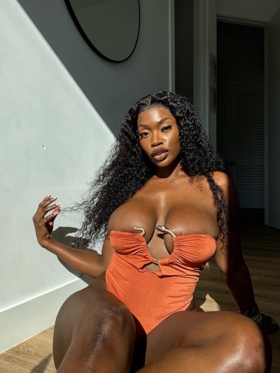 Watch TheTeresaLavae's leaked NSFW photo on TwXstars