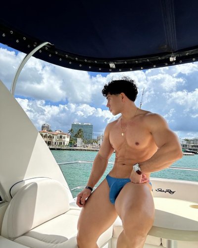 Watch Rene Gonzalez Byken's leaked NSFW photo on TwXstars