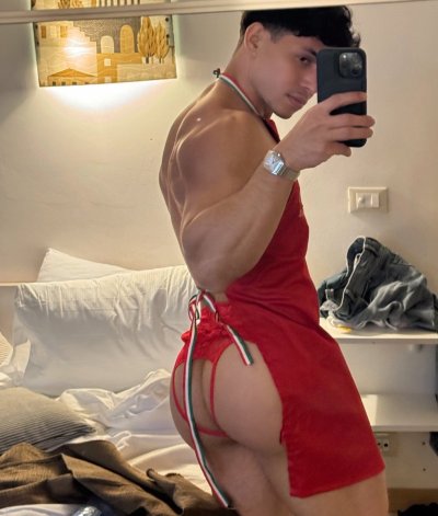 Watch Rene Gonzalez Byken's leaked NSFW photo on TwXstars