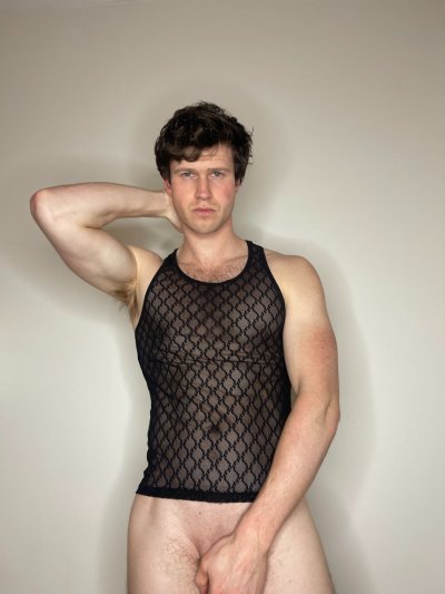 Watch Finn Harding's leaked NSFW photo on TwXstars