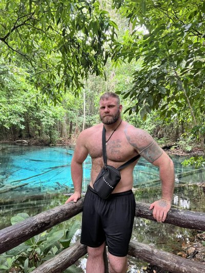 Watch Oz (Naughtiest Gay Bear on OF) 😈's leaked NSFW photo on TwXstars