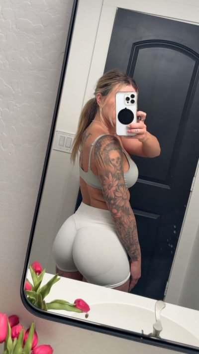 Watch l i t t l e b u f f b a b e's leaked NSFW photo on TwXstars