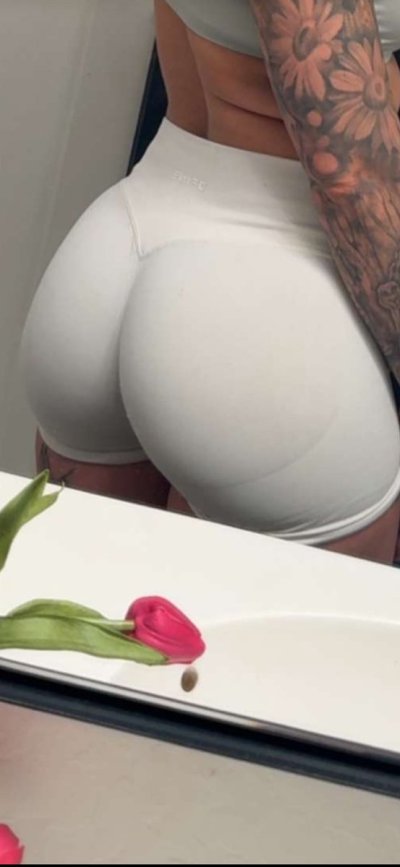 Watch l i t t l e b u f f b a b e's leaked NSFW photo on TwXstars