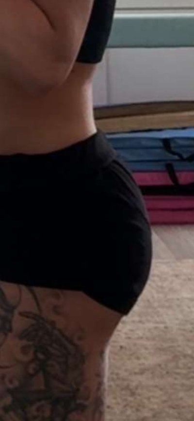 Watch l i t t l e b u f f b a b e's leaked NSFW photo on TwXstars