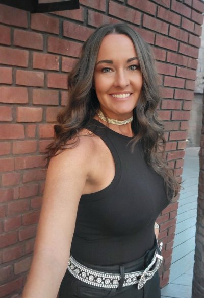 Watch FitLakeMomma 🦋 6️⃣7️⃣K's leaked NSFW photo on TwXstars