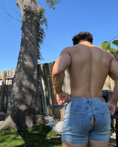 Watch Rene Gonzalez Byken's leaked NSFW photo on TwXstars