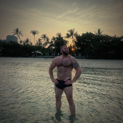 Watch Oz (Naughtiest Gay Bear on OF) 😈's leaked NSFW photo on TwXstars