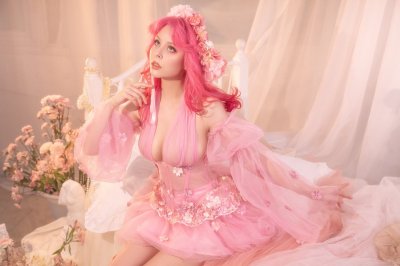 Watch Helly Valentine🔞's leaked NSFW photo on TwXstars