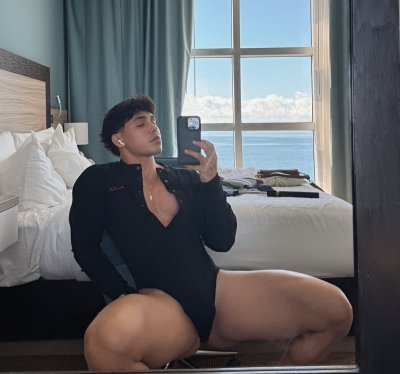 Watch Rene Gonzalez Byken's leaked NSFW photo on TwXstars