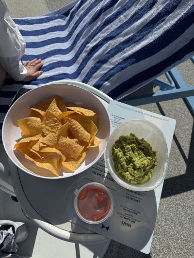 Watch Las Vegas Locally 🌴's leaked NSFW photo on TwXstars