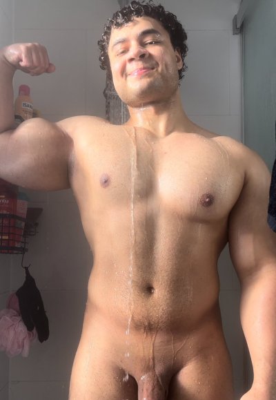 Watch Pedro's leaked NSFW photo on TwXstars