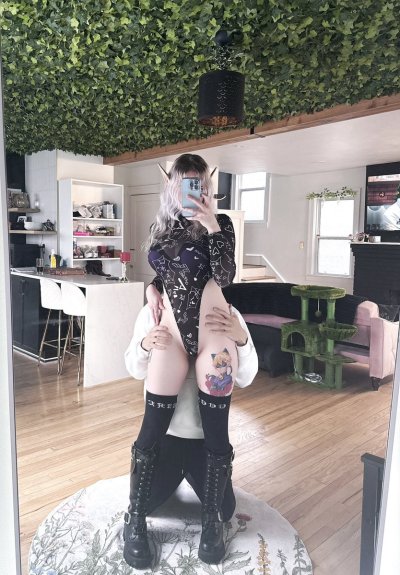 Watch Lauren 🧚🏻‍♀️'s leaked NSFW photo on TwXstars