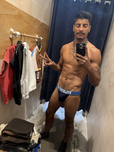 Watch Apollo Fates Official's leaked NSFW photo on TwXstars