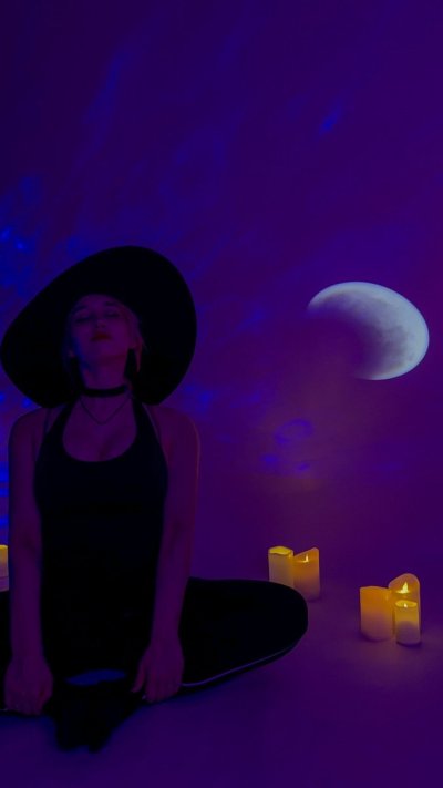 Watch LunaticalWitch's leaked NSFW photo on TwXstars