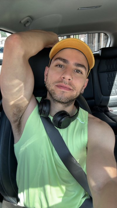 Watch Andres Gudiño CDMX's leaked NSFW photo on TwXstars