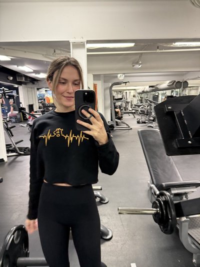 Watch Adriana Vasquez's leaked NSFW photo on TwXstars