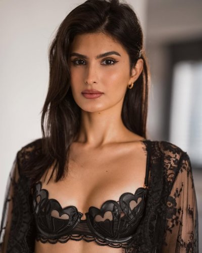 Watch Yael Cohen Aris's leaked NSFW photo on TwXstars