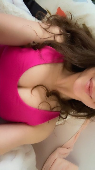 Watch Katt's leaked NSFW photo on TwXstars