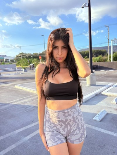 Watch Karol Smith Oficial's leaked NSFW photo on TwXstars