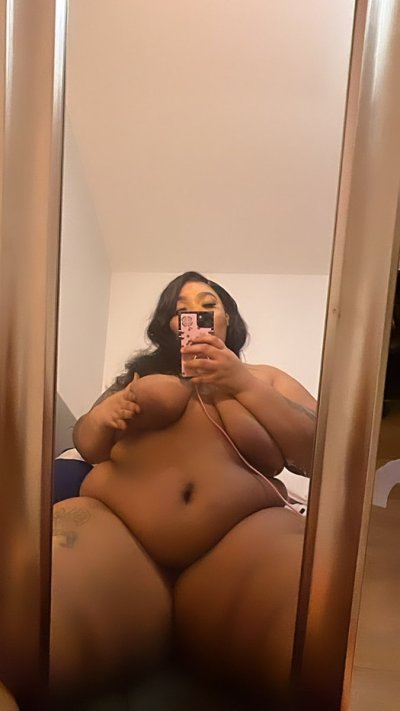 Watch Skylarstar 🌸's leaked NSFW photo on TwXstars