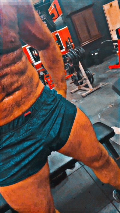 Watch Oz (Naughtiest Gay Bear on OF) 😈's leaked NSFW photo on TwXstars