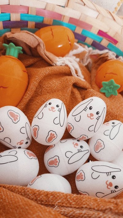 Watch Naomi Dee's leaked NSFW photo on TwXstars