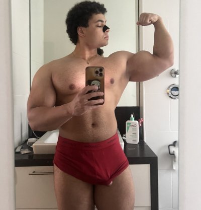 Watch Pedro's leaked NSFW photo on TwXstars