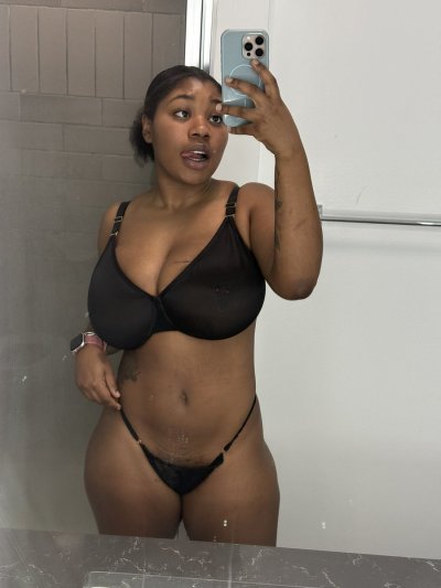 Watch skie 🩷's leaked NSFW photo on TwXstars