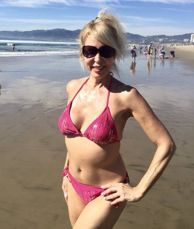 Watch Erica Lauren's leaked NSFW photo on TwXstars