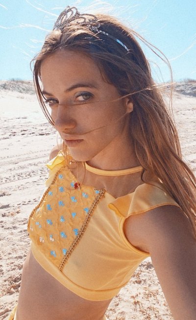 Watch Naomi Dee's leaked NSFW photo on TwXstars