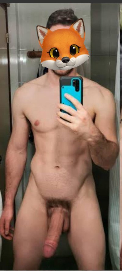 Watch Kyle Fox's leaked NSFW photo on TwXstars