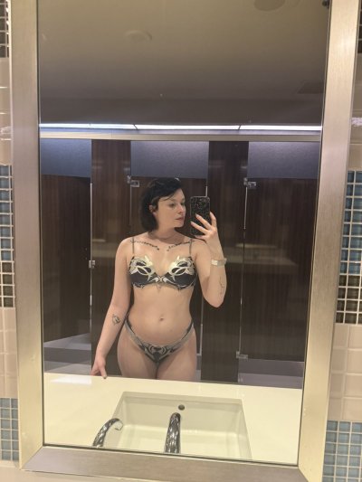 Watch Harli Kane's leaked NSFW photo on TwXstars