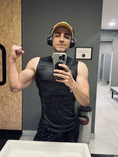 Watch Andres Gudiño CDMX's leaked NSFW photo on TwXstars