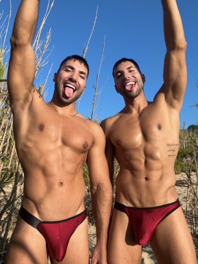 Watch Twin fitness's leaked NSFW photo on TwXstars