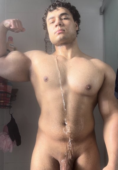 Watch Pedro's leaked NSFW photo on TwXstars