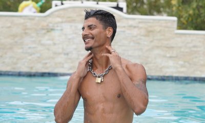 Watch Apollo Fates Official's leaked NSFW photo on TwXstars