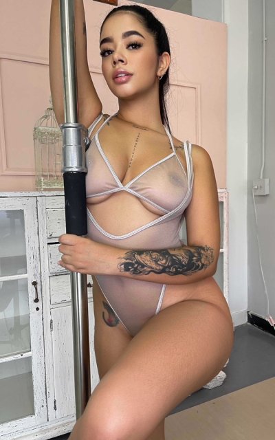 Watch Angelina Sweet's leaked NSFW photo on TwXstars