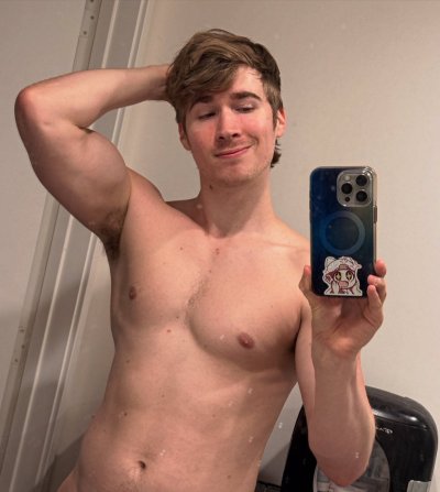 Watch Chris Stewart's leaked NSFW photo on TwXstars