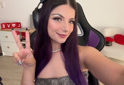 Watch EG GirlOfNox's leaked NSFW photo on TwXstars