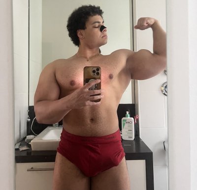 Watch Pedro's leaked NSFW photo on TwXstars